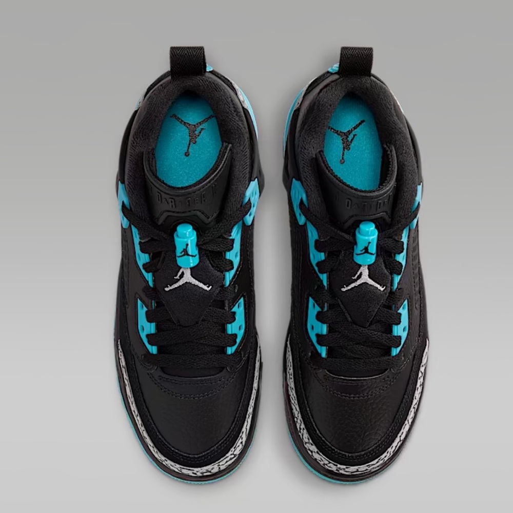 Jordan Spizike Low - Picture 2 of 16